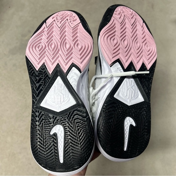 Nike Kyrie 8 Basketball Sneakers Kyrie Irving WhiteSize 8 DJ6017-101 - Picture 5 of 10